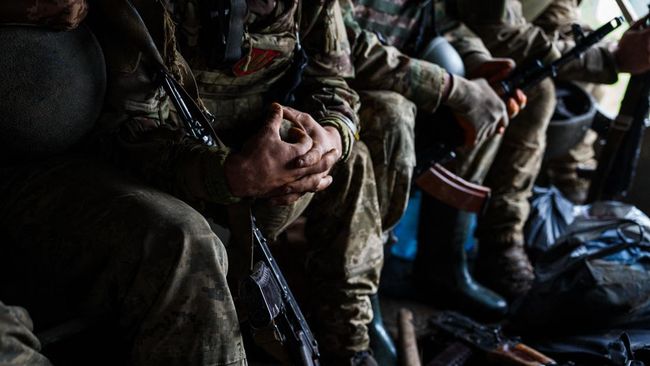 Putin Terpuruk Akibat Kekalahan-Kekalahan di Ukraina. lebih dari 20000 tentara rusia tewas dan 80000 lainnya terluka dalam lima bulan pertempuran di ukraina timur khususnya di bakh