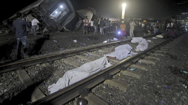 Jumlah Tewas dalam Kecelakaan Kereta Api India Bertambah Menjadi 288 Individu korban tewas akibat kecelakaan kereta di india