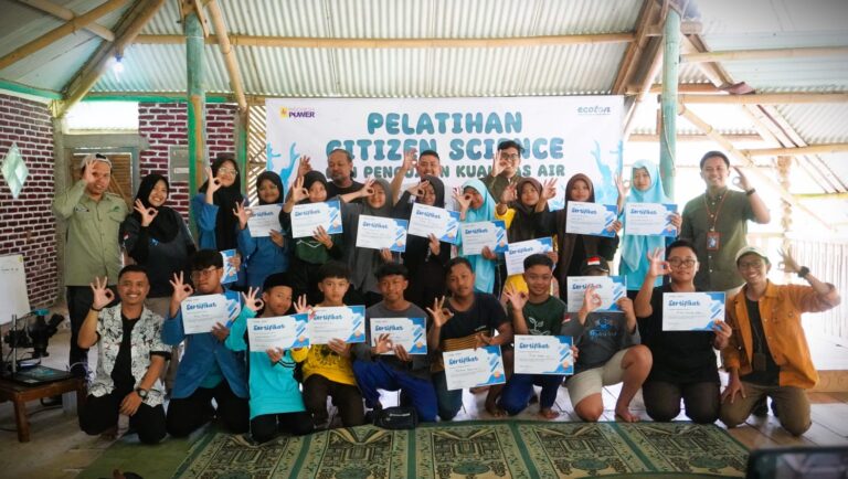 Menggali Kearifan Lokal: Pelatihan Citizen Science dan Pengujian Kualitas Air di Sungai Gogor