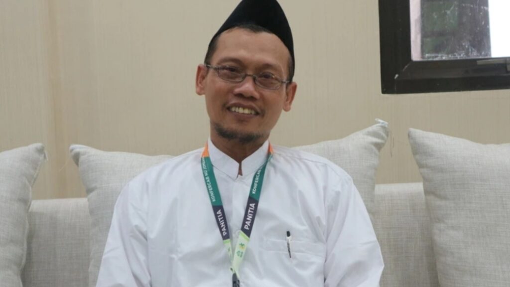 Tak Perlu Bingung, Tak ada yang Paradoks Amirul Arifin