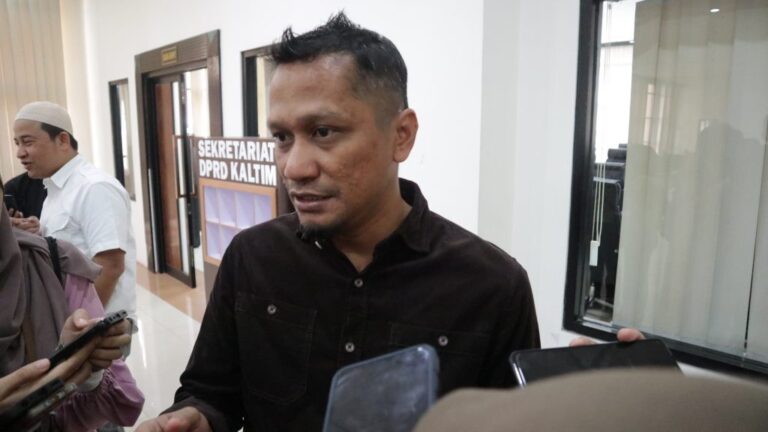 Ketua Komisi II DPRD Kaltim Buka Turnamen Catur Open Cup Catur open cup