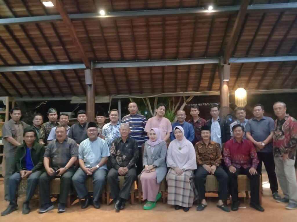 Dewan Pendidikan Pamekasan Belajar Pengelolaan Pendidikan dari Mojokerto