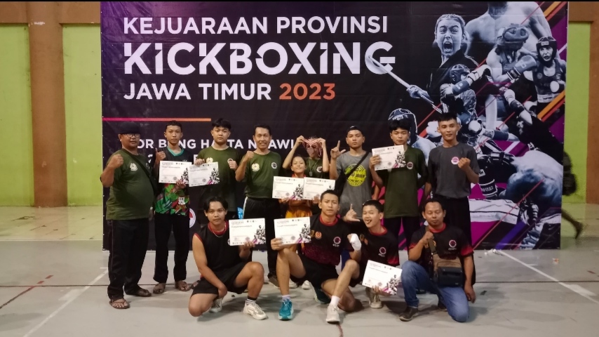 Dua Fighter Pelajar asal MTS dan MA unggulan Hikam Pacet Juara Kickboxing di Kejurprov Jatim 2023