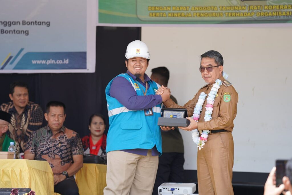 Bupati Kutim Sinergi dengan PLN Konsen Tingkatkan Rasio Elektrifikasi Tingkatkan Rasio Elektrifikasi