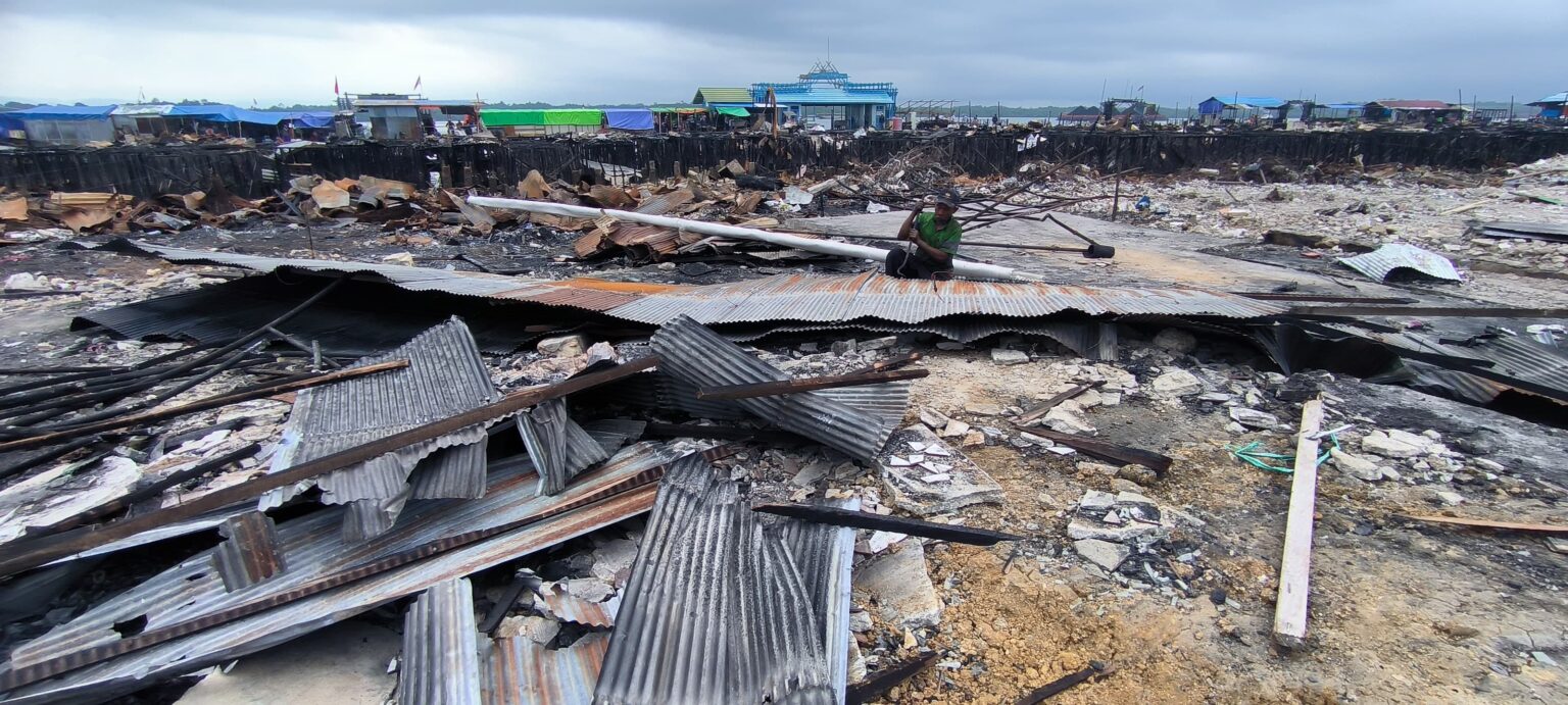 Kebakaran Hanguskan 408 Kios dan Rumah di Pasar Sangkulirang Kebakaran di Sangkurilang