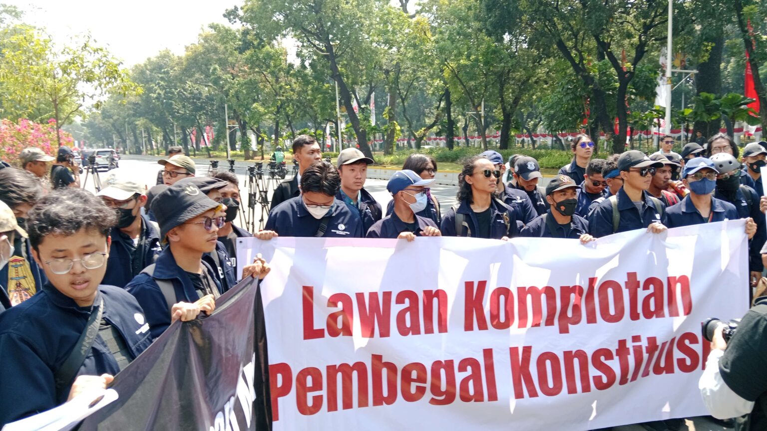 DPR Ubah Putusan MK Pembegalan Terhadap Konstitusi! DPR Ubah Putusan MK Penbegalan Konstitusi