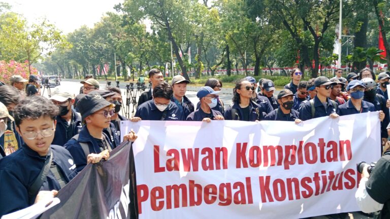 DPR Ubah Putusan MK Pembegalan Terhadap Konstitusi! DPR Ubah Putusan MK Penbegalan Konstitusi