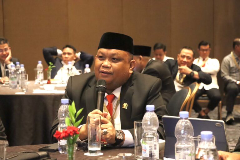 Agusriansyah: Generasi Muda Pelaku Perubahan dalam Era Global Agusriansyah Ridwan, Sekretaris Fraksi PKS DPRD Kaltim.