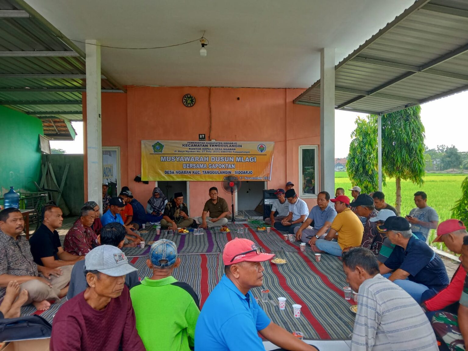 Musdus Mlagi Bahas Perbaikan Jalan Tanggul, Dukungan Masyarakat Meluas Musdus Mlagi bersama Gapoktan ,Pemdes Ngaban,Babinsa dan Babinkamtibmas bersama ketua BPD,Toga dan Tomas, Minggu (17/11/24)