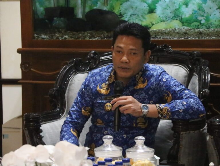 Plt Bupati Sidoarjo H. Subandi Gelar Rapat Pengendalian Inflasi Jelang Natal dan Tahun Baru 2025