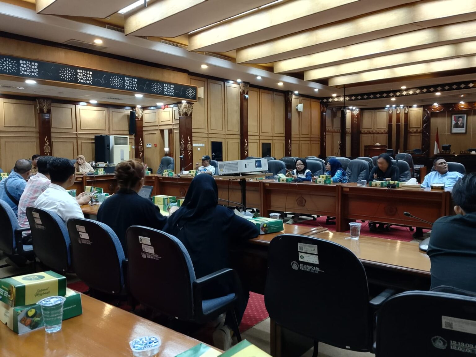 Sosialisasi e-Katalog V 6.0: Langkah DPRD Sidoarjo Tingkatkan Kerja Sama dengan Media DPRD Sidoarjo Sosialisasi e-Katalog V6.0 di hadapan puluhan insan pers dari media cetak, online, dan elektronik, Senin (23/12/24)