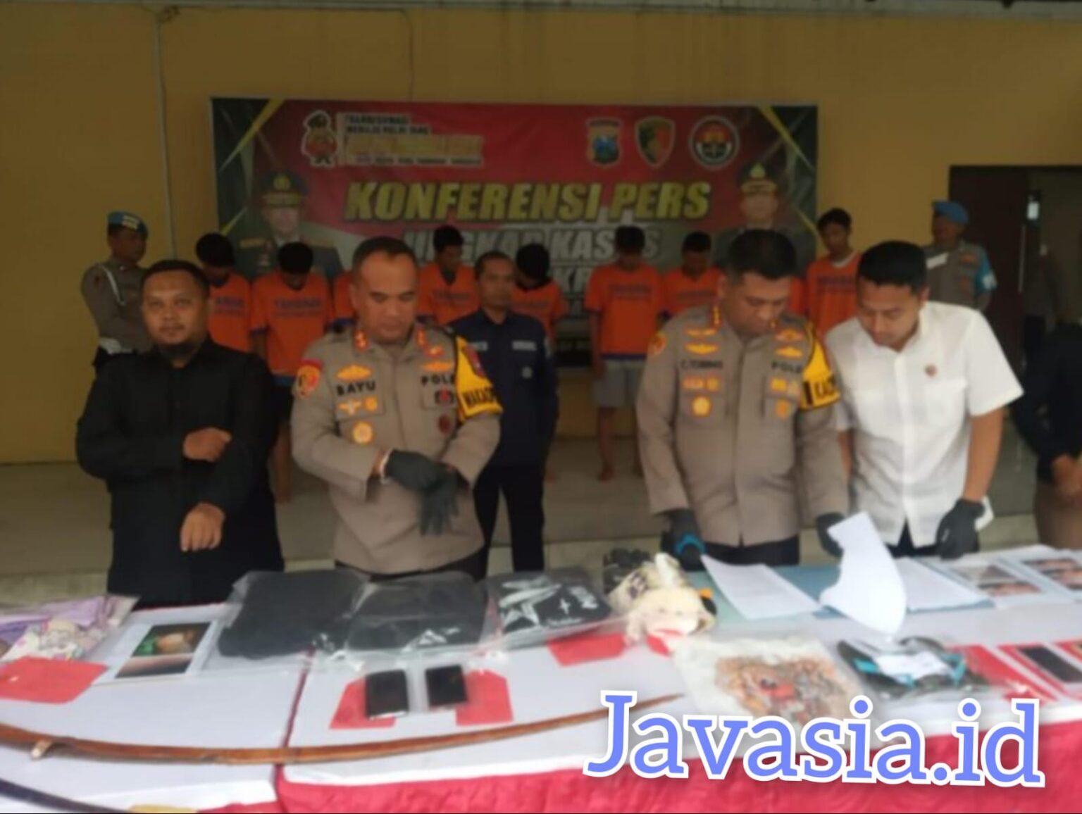 Tersangka Pengeroyokan Berhasil Ditangkap Satuan Polresta Sidoarjo, Begini Motifnya konferensi pers yang digelar di Polresta Sidoarjo,
