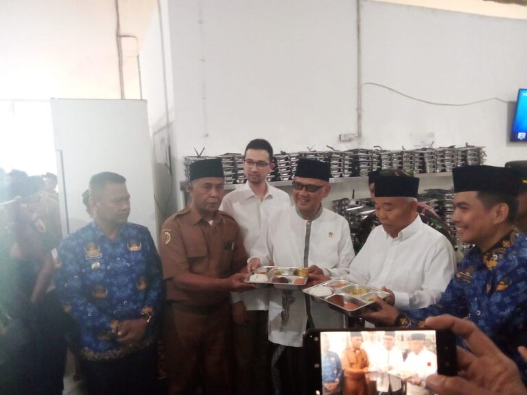 Program Makan Bergizi Gratis di Amanatul Ummah Sudah Dilaksanakan 7.000 Paket