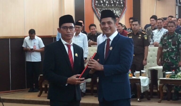 Hendra Resmi Dilantik Sebagai Anggota DPRD Kukar, Fokus Optimalisasi Lahan Eks Tambang untuk Pertanian