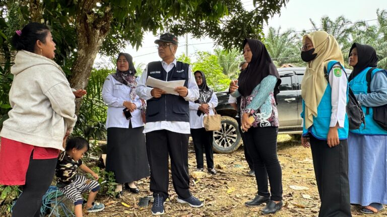Upaya Serius TPPS Kutim: Verifikasi Data dan Intervensi Gizi di Kaliorang Sekretaris Tim Percepatan Penurunan Stunting (TPPS) Kutai Timur (Kutim), Achmad Junaidi B memimpin program jemput bola di Desa Citra Manunggal Jaya, Kecamatan Kaliorang, Rabu (12/2/2025).