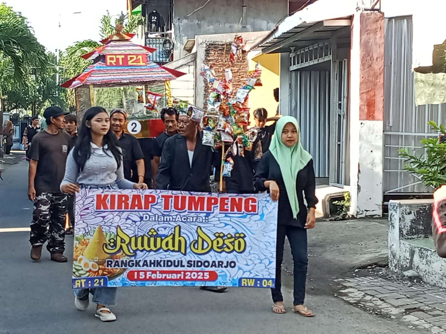 Ruwah Desa Rangkah Kidul: Tradisi Syukur dan Kebersamaan Warga Suasana warga ikuti Ruwah Desa Rangkah Kidul,Sabtu (15/2/2025)(Foto: Dini).