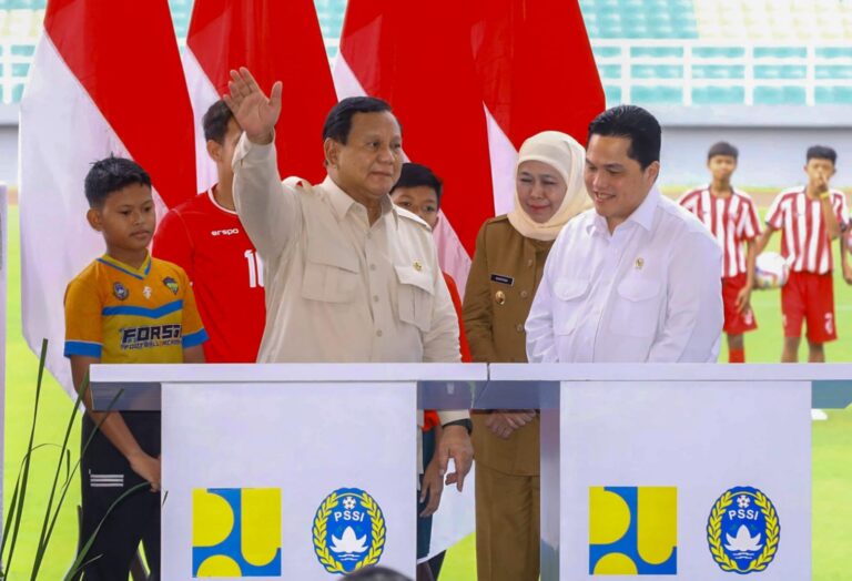 Prabowo Resmikan Renovasi 17 Stadion, Gelora Delta Ditingkatkan Presiden RI Prabowo Subianto meresmikan renovasi dan pembangunan 17 stadion di berbagai daerah dalam sebuah acara yang dipusatkan di Stadion Gelora Delta Sidoarjo, Senin (17/3/2025).