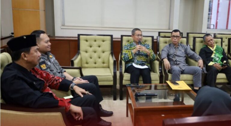 Pemkab Kukar Terima Data Keluarga Berisiko Stunting 2024 Acara serah terima data keluarga berisiko stunting (KRS)