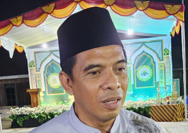 Camat Loa Janan Benarkan DPRD Sidak Longsor di Batuah Camat Loa Janan, Hery Kusnadi saat diwawancarai di Kecamatan Loa Janan, Kutai Kartanegara