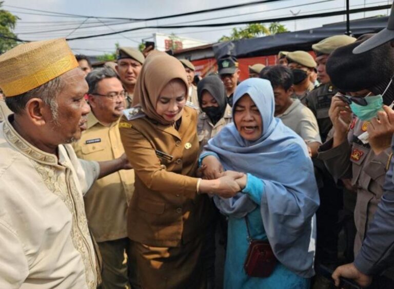 Wabup Sidoarjo Tenangkan Aksi Tolak Pembongkaran PKL Pepelegi