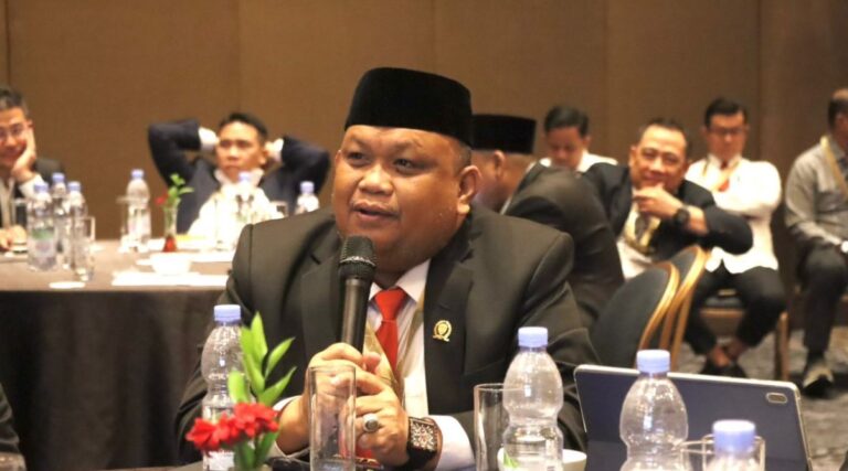 Dr. Agusriansyah Nahkodai IKA Doktor FKIP Unmul Dr. Agusriansyah Ridwan, Anggota DPRD Provinsi Kalimantan Timur