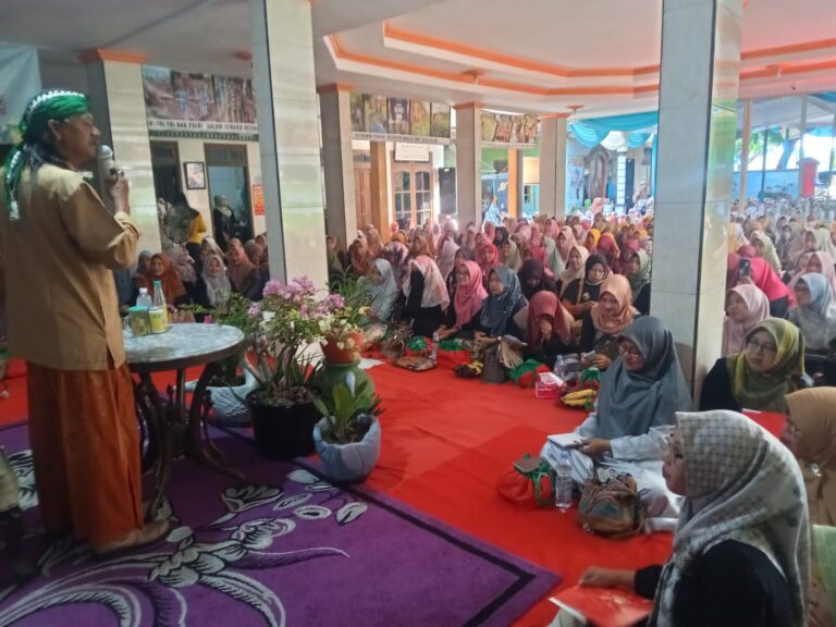 Pengajian PKK di Gelam Tegaskan Spirit Persatuan Warga Ratusan ibu-ibu hadiri pengajian bulanan Al-Hidayah PKK di Balai Desa Gelam, Sidoarjo.