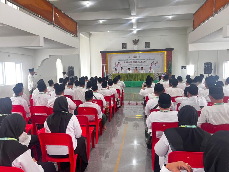 Ratusan Kader Pergunu Jatim Ikuti Pengkaderan Guru NU di Gresik Pimpinan Wilayah (PW) Pergunu Jawa Timur gelar Pelatihan Kader Guru Nahdlatul Ulama (PKGNU) se-Jawa Timur di Pondok Pesantren Ihyaul Ulum, Gresik.