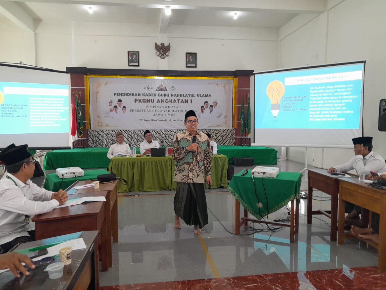 Yusuf Suharto Tekankan Peran Guru NU dalam Dakwah Aswaja Dewan Pakar PC Pergunu Jombang KH. Dr. Yusuf Suhartono saat menjadi Narasumber PKGNU angkatan 1 di Gresik, Sabtu (17/5/2025)