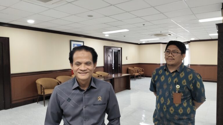 BK DPRD Kaltim: Kami Terbuka, Tapi Aduan Harus Jelas dan Formal Subandi, Ketua BK DPRD Kaltim saat diwawancarai di Ruang