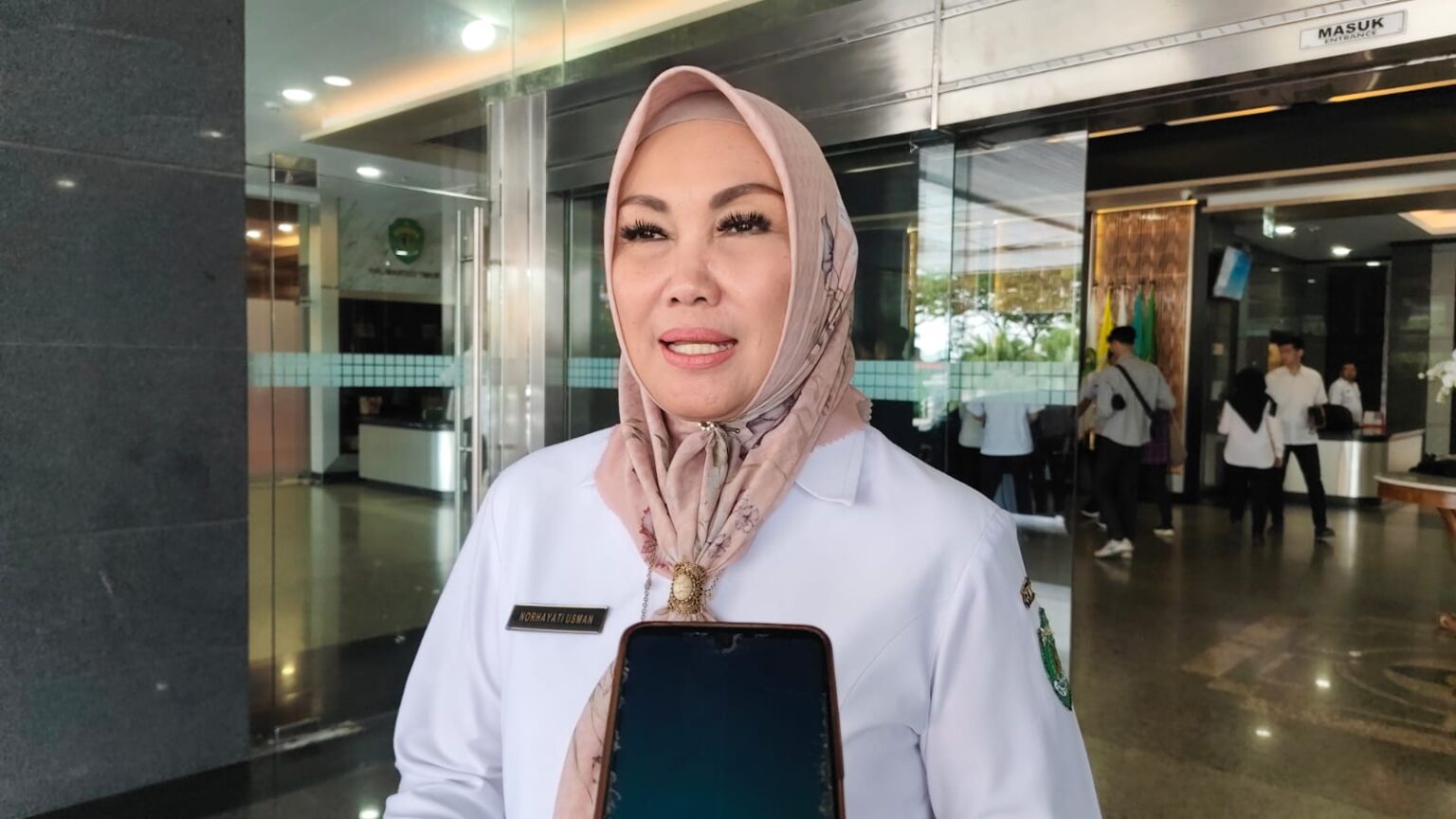 117 Honorer DPRD Kaltim Dilantik Jadi PPPK, Norhayati: Kedepankan Profesionalisme Norhayati Usman, Sekretaris DPRD Kalimantan Timur