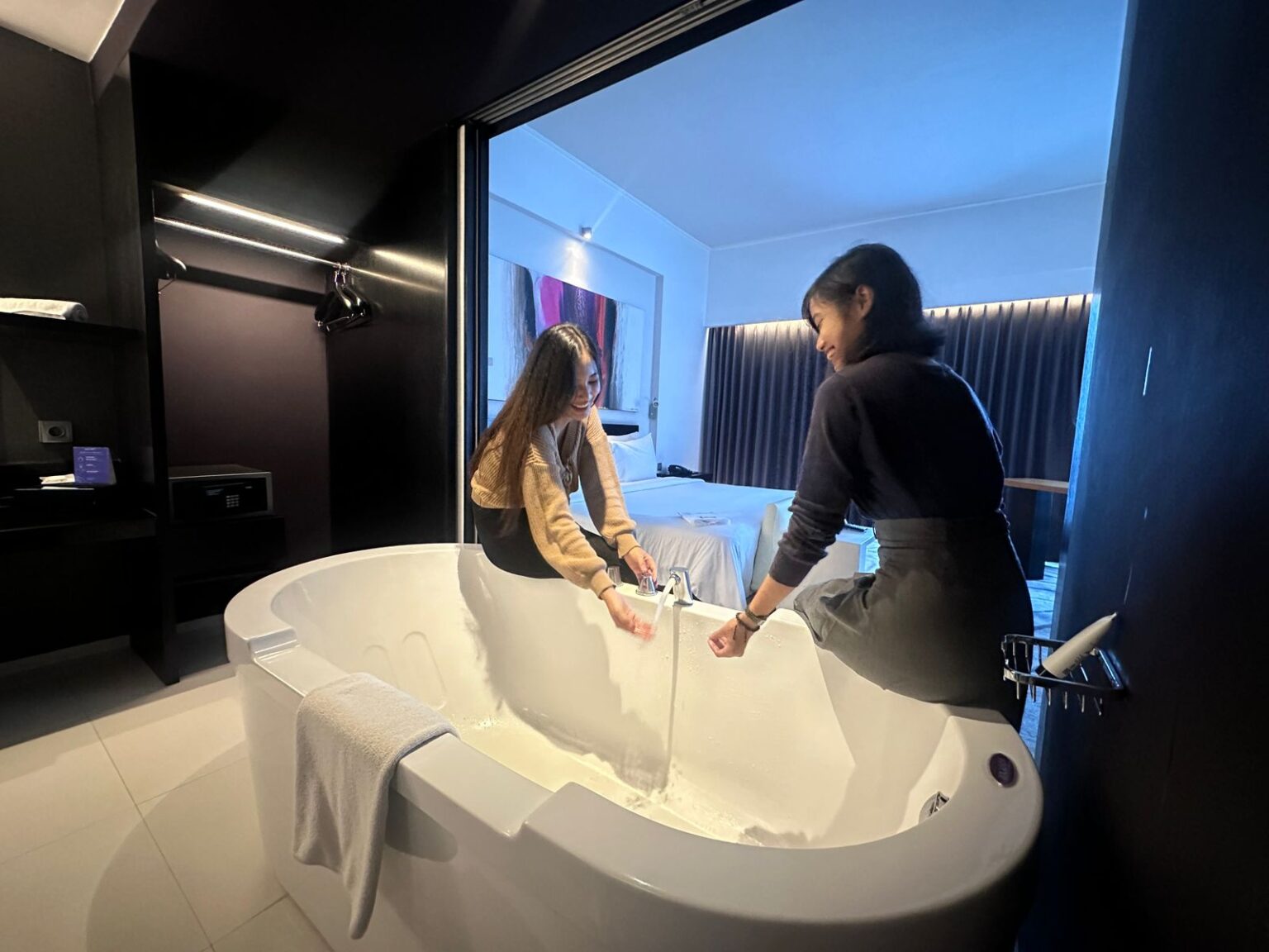 HUT Surabaya ke-732, Hotel ARTOTEL TS Suites Suguhkan Promo Keluarga ARTOTEL TS Suites