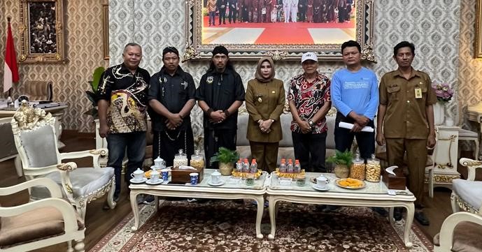 PBJSN dan Wabup Sidoarjo Sinergi Lestarikan Kesehatan Tradisional Wakil Bupati Sidoarjo, Mimik Idayana