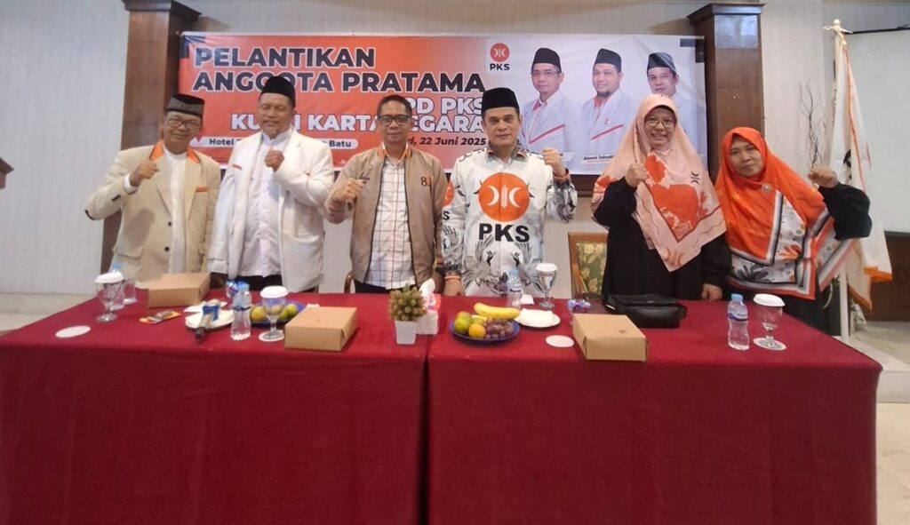 116 Kader PKS Kukar Dilantik, Firnadi: Mereka Garda Baru Perubahan Firnadi Ikhsan, Ketua DPD PKS Kutai Kartanegara (Kukar) menghadiri Pelantikan ANggota pratama DPD PKS Kukar, Minggu (22/6/2025)(Foto: DPD PKS Kukar)