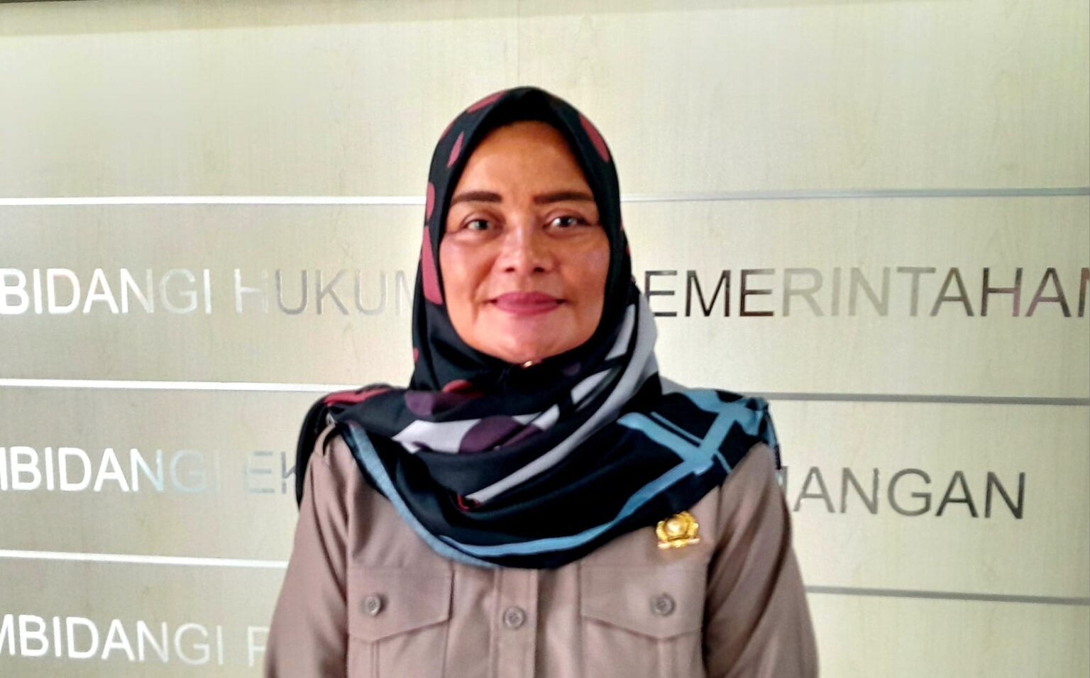 Komisi IV DPRD Kukar Respons Keluhan Pungutan Seragam Sekolah, Siap Komunikasi dengan Dinas Pendidikan Anggota komisi IV DPRD Kukar Hamdiah Z, S.pd