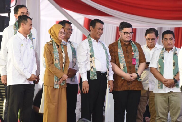 Mbak Wali Dampingi Mentan Tinjau PG Pesantren Baru Kediri Wali Kota Kediri Vinanda Prameswati