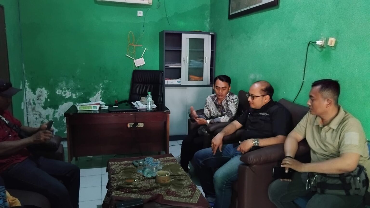 Fatal !! Buku Kretek Tidak ada, Kuasa Hukum Pertanyakan Transparansi dan Integritas Pelayanan Desa Medalem Kuasa Hukum ahli waris Doelajis, Radian Pranata Dwi Permana usai menemui Pemdes Medalem, Selasa (15/7/2025)