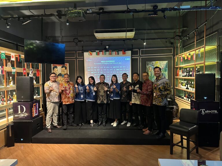 Artotel–BCA Luncurkan Program Staycation Hemat di Jawa Timur Konferensi pers Artotel Group East Java hotel secara resmi berkolaborasi dengan BCA di One Deck Gastropub Jumat (25/7/2025) (Foto: Markom Artotel/Dani)