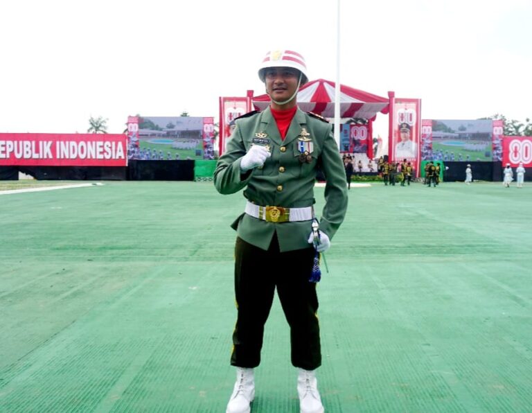 Lettu Rizky Bangga Jadi Komandan Upacara HUT RI ke-80 di Kukar