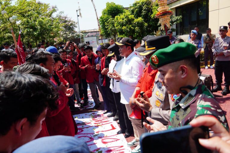 Aksi “Reformasi Polri” IMM Sidoarjo, Bupati Subandi Tegaskan Pemerintah Terbuka Aspirasi