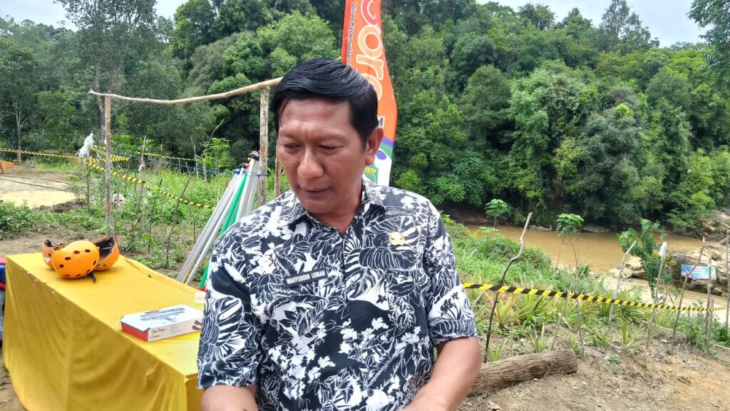 Kepala Desa Swarga Bara, Wahyuddin Usman
