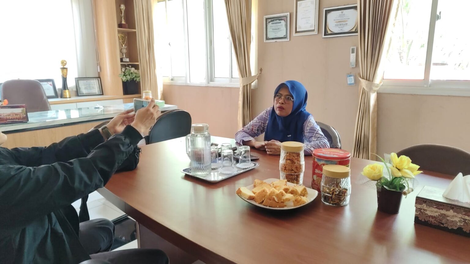 Aktifkan Pos Kamling, Camat Sangatta Utara: Perkuat Keamanan Warga Camat Sangatta Utara, Hasdiah Dohi, dalam wawancara pada Jumat (21/11/2025)
