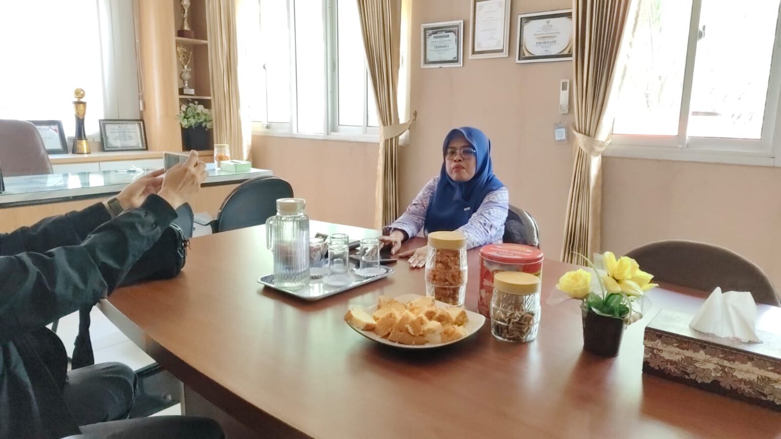 Sangatta Utara Luncurkan “Kampung Beragam” Atasi Sampah Camat Sangatta Utara, Hasdiah Dohi, dalam wawancara pada Jumat (21/11/2025)
