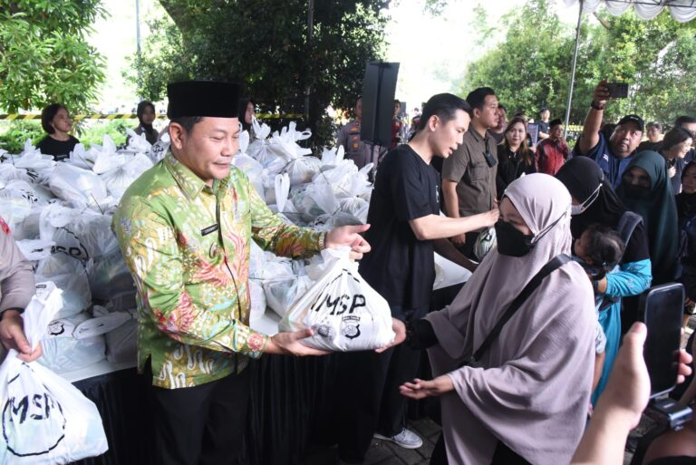 Bakti Sosial Forkopimda Sidoarjo dan MSP Salurkan 1.000 Paket Sembako