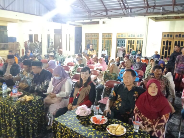 Ruwah Desa Kebaron Jadi Panggung Budaya dan Pesan Moral Kepemimpinan Ruwah Desa Kebaron, Kecamatan Tulangan, Kabupaten Sidoarjo, Sabtu malam (31/1/2026)(foto: Dini)