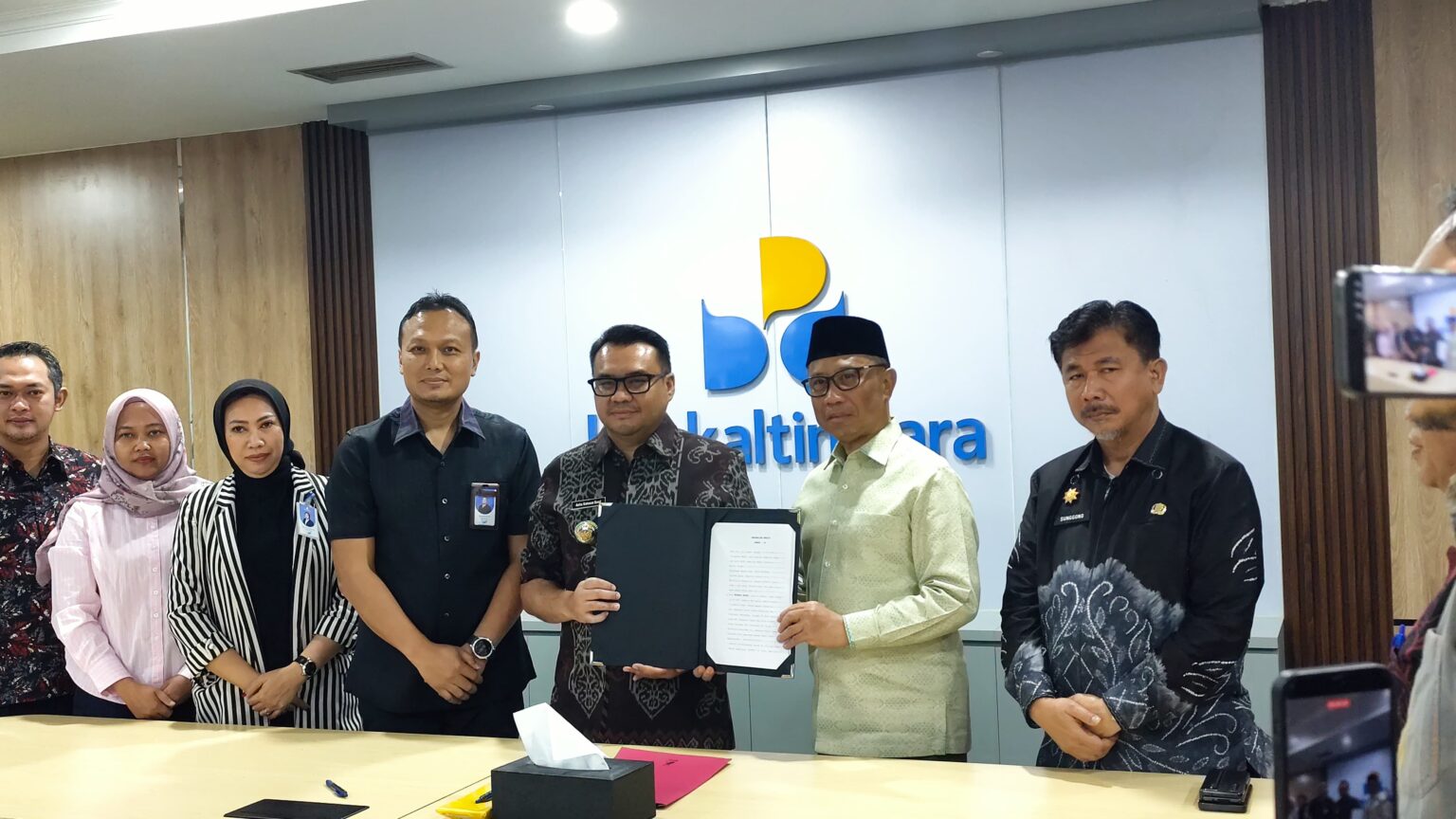 Pemkab Kukar Teken Akad Kredit dengan Bank BPD Kaltimtara untuk Penuhi Arus Kas dan Kewajiban Daerah