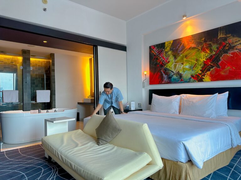 Rayakan Libur Lebaran dengan Staycation Seru di ARTOTEL TS Suites Surabaya staycation Lebaran Surabaya hotel promo 2026