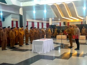 Bupati Kukar melantik 43 pejabat sekaligus meluncurkan Aplikasi PRAKTIS