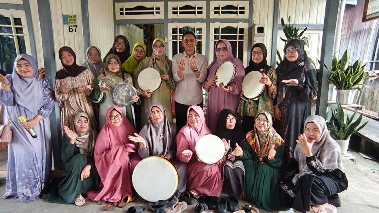 Rumah Aspirasi Firnadi Ikhsan menyatukan semangat Maulid dan kemerdekaan melalui dukungan kegiatan warga Kukar.