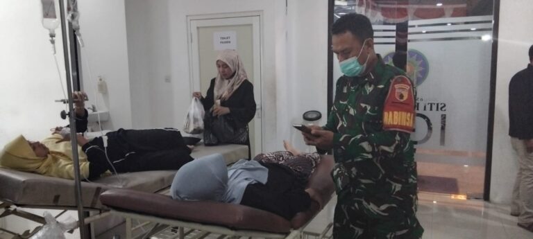 Suasana ruang perawatan di salah satu rumah sakit rujukan santri Ponpes Mambaul Hikam yang diduga mengalami keracunan MBG, Selasa (1/9/2026).