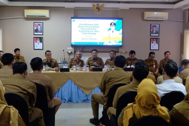 Bupati Subandi Minta P2CKTR Perkuat Layanan dan Inovasi Bupati Subandi Monitoring dan evaluasi dibDinas Perumahan, Permukiman, Cipta Karya, danTata Ruang (FT/Dian)